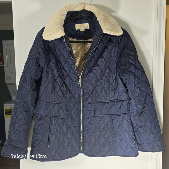 MICHAEL Michael Kors Navy Quilted Puffer with Cream Collar - Picture 4 of 10